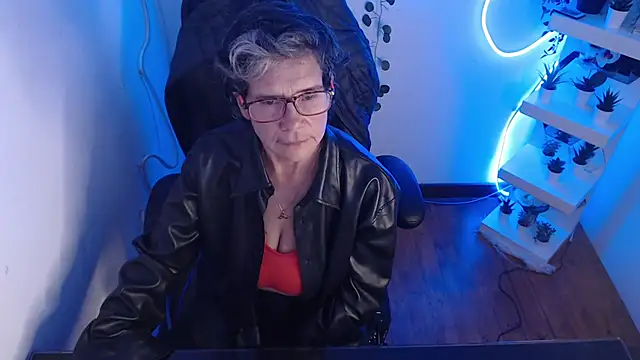 Snapshot of selena_ferreira chatting on 05/27/26, 10:06 selena ferreira online show from 05/27/26, 10:06