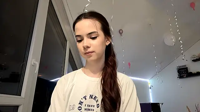 JoellaGrode online show from 04/24/26, 08:55