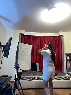 SamiiContreras  online show from 05/25/26, 11:09