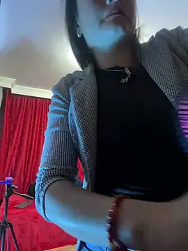 SamiiContreras  online show from 05/27/26, 11:06