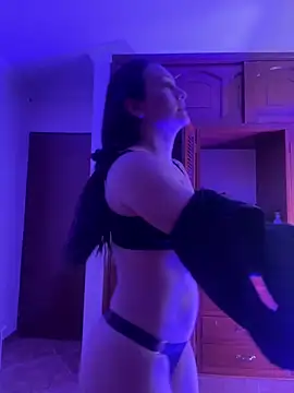SamiiContreras  online show from 05/05/26, 11:02