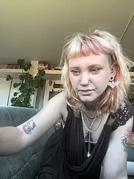 Darkutie online show from 04/23/26, 07:26