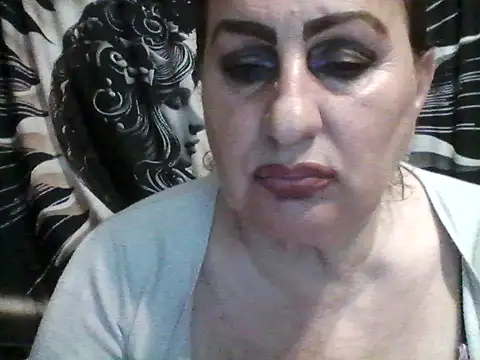 LoaqLovew online show from 04/25/26, 03:09