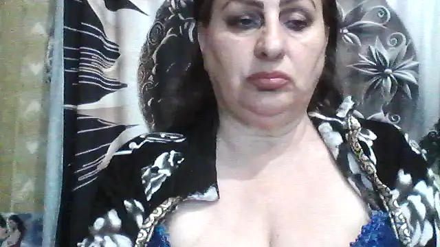 LoaqLovew online show from 05/17/26, 06:46