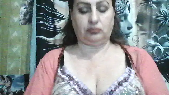LoaqLovew online show from 06/11/26, 08:33