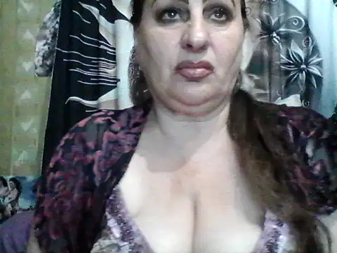 LoaqLovew online show from 06/18/26, 09:14