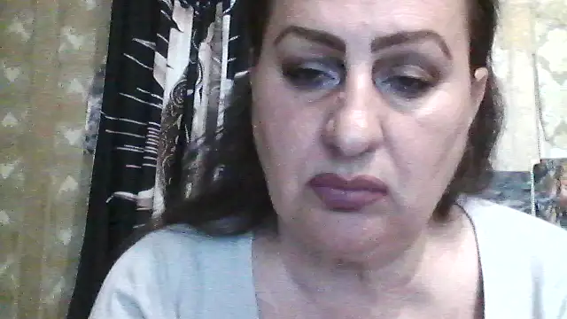 LoaqLovew online show from 04/24/26, 12:18