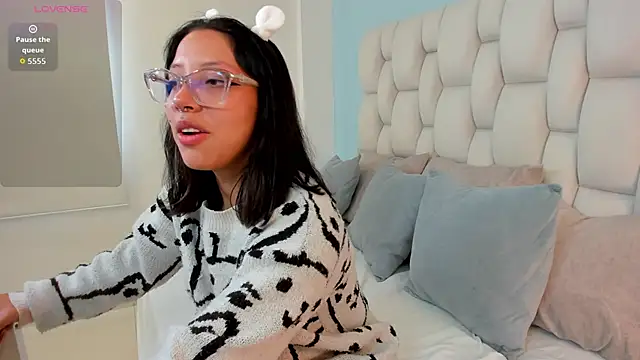 vayra moon online show from 05/26/26, 06:06