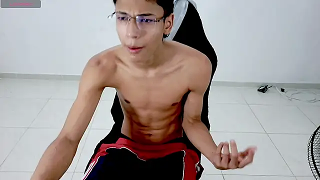 Im David 01 online show from 04/22/26, 03:08