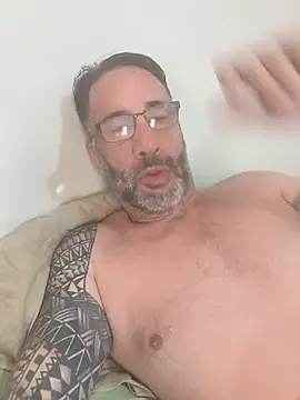 visualizechat online show from 05/25/26, 01:54