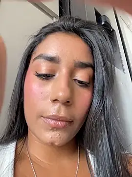 SaryJonex online show from 05/05/26, 02:09