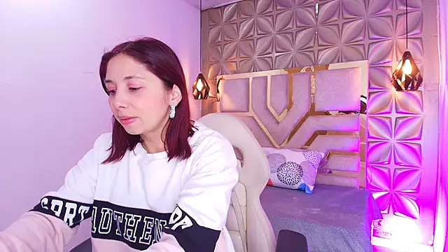 stephaniesun  online show from 06/02/26, 12:16