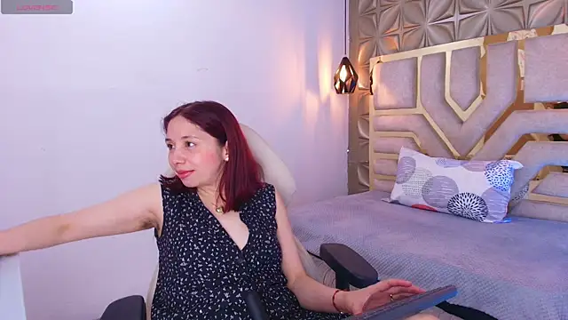 stephaniesun  online show from 06/07/26, 12:54