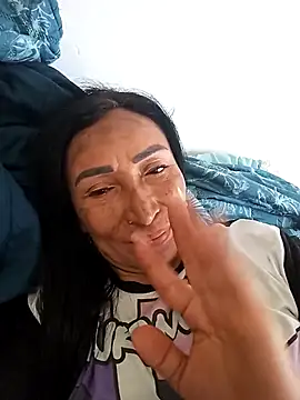 Lara vela online show from 05/20/26, 01:19