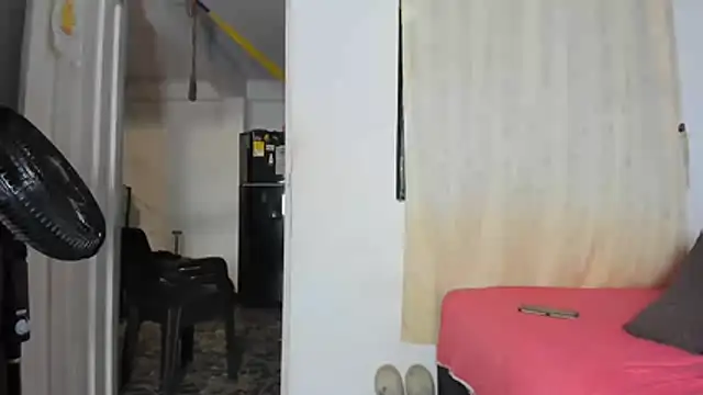 Lara vela online show from 07/22/26, 10:39