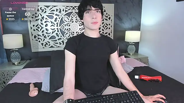 Snapshot of DemonFoxx chatting on 07/10/26, 01:22 DemonFoxx online show from 07/10/26, 01:22