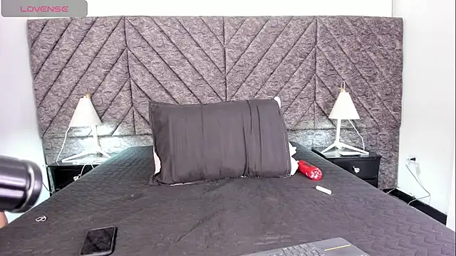 Snapshot of DemonFoxx chatting on 06/19/26, 12:22 DemonFoxx online show from 06/19/26, 12:22