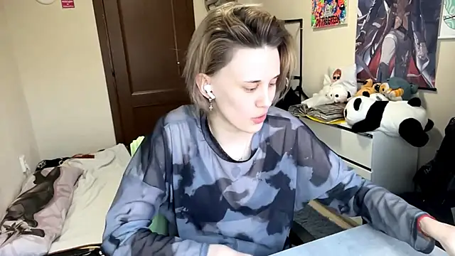 Queen moments  online show from 04/23/26, 10:11