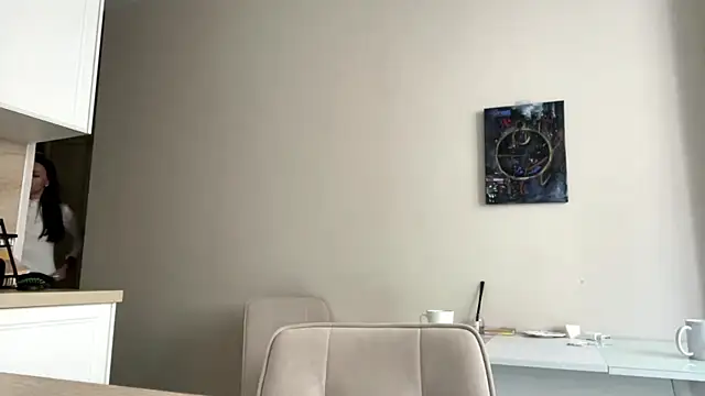 LiaVee online show from 04/23/26, 01:13