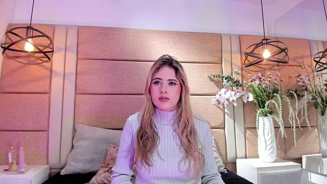 AndreinaOwen online show from 07/01/26, 12:05