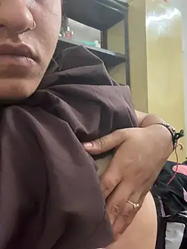 yyyyyooorrrwww online show from 04/23/26, 05:36