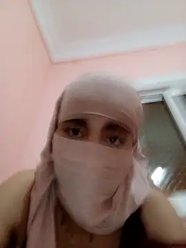 fatiflour99 online show from 04/23/26, 04:52