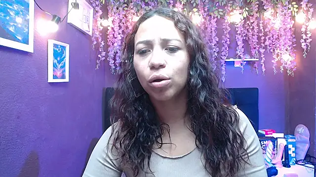 Snapshot of monik299 chatting on 05/19/26, 01:07 monik299 online show from 05/19/26, 01:07