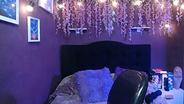 Snapshot of monik299 chatting on 05/20/26, 01:19 monik299 online show from 05/20/26, 01:19