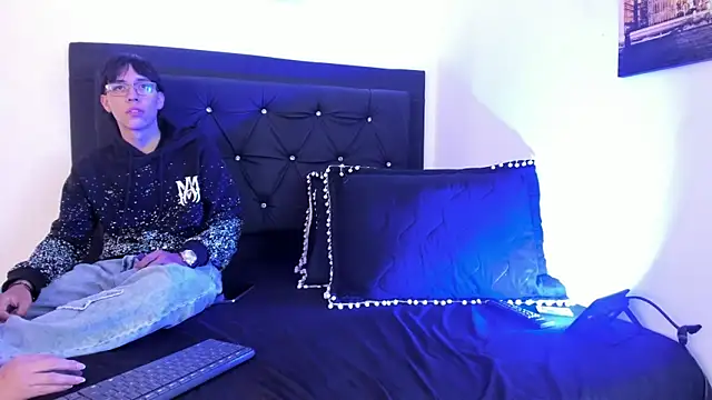 DANILO SMIT online show from 04/23/26, 08:21