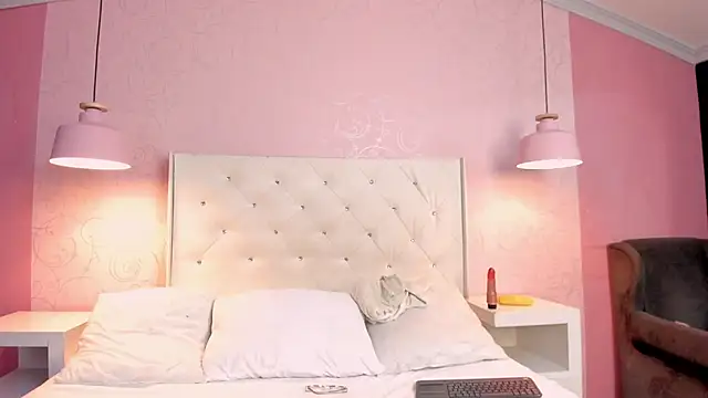 SamaanthaMiller online show from 04/28/26, 08:46