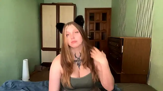 Snapshot of DeannaDorton chatting on 04/29/26, 03:11 DeannaDorton online show from 04/29/26, 03:11
