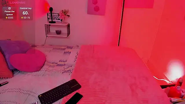 EmmyCastillo online show from 06/11/26, 03:36