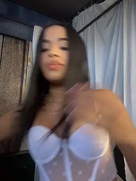 EmmaExoticaXXX online show from 05/05/26, 09:29