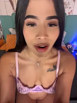 EmmaExoticaXXX online show from 05/25/26, 09:35