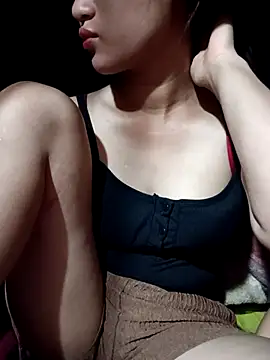 Rosie LoveUU online show from 04/28/26, 03:27