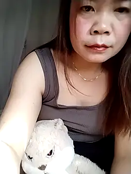 Snapshot of Squirt107 chatting on 05/08/26, 12:25 Squirt107 online show from 05/08/26, 12:25