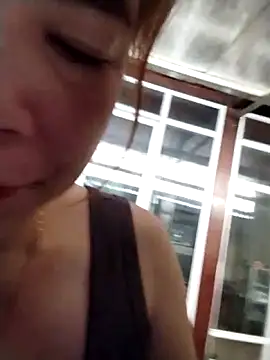 Snapshot of Squirt107 chatting on 05/14/26, 04:31 Squirt107 online show from 05/14/26, 04:31