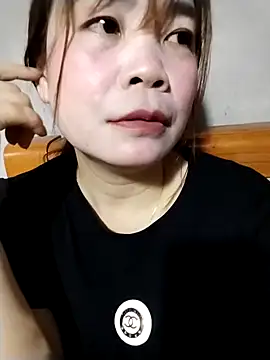 Snapshot of Squirt107 chatting on 05/11/26, 03:19 Squirt107 online show from 05/11/26, 03:19