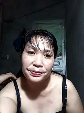 Snapshot of Beola-mi chatting on 04/24/26, 02:02 Beola-mi online show from 04/24/26, 02:02