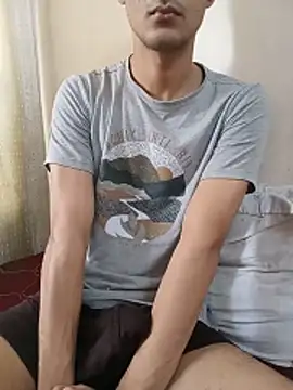 Snapshot of skinny_raj chatting on 06/14/26, 12:28 skinny raj online show from 06/14/26, 12:28