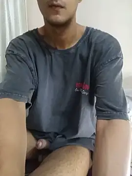 Snapshot of skinny_raj chatting on 06/18/26, 07:52 skinny raj online show from 06/18/26, 07:52