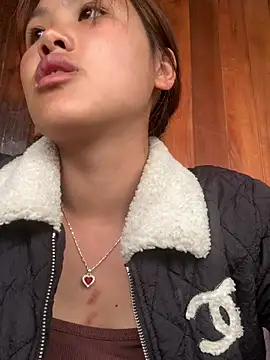 mai-lovelyy online show from 04/23/26, 08:32