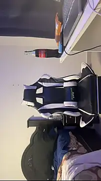 AleJmnz03 online show from 04/24/26, 04:25