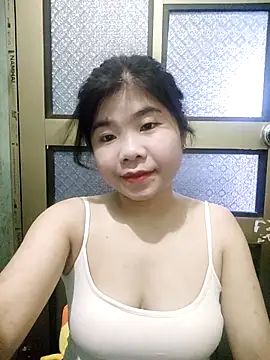 Snapshot of Ayti01 chatting on 05/13/26, 04:52 Ayti01 online show from 05/13/26, 04:52