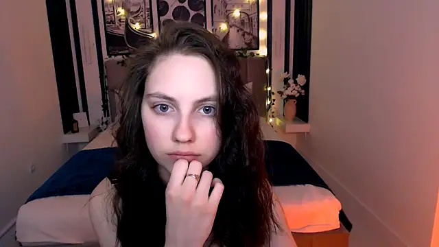  AliceWells online show from 04/29/26, 06:06