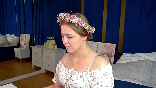 EllaBells online show from 08/04/26, 05:01