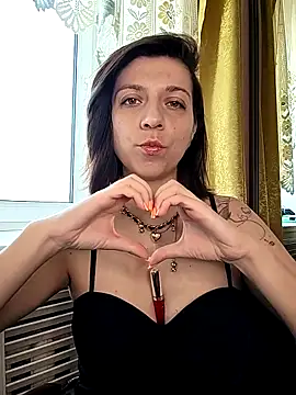 HeyyLuna online show from 05/05/26, 06:05