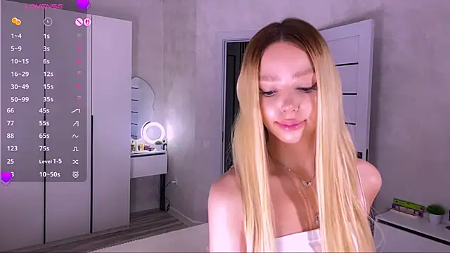 Mooniesiesita online show from 07/16/26, 09:23