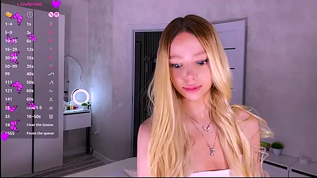 Mooniesiesita online show from 07/24/26, 09:22