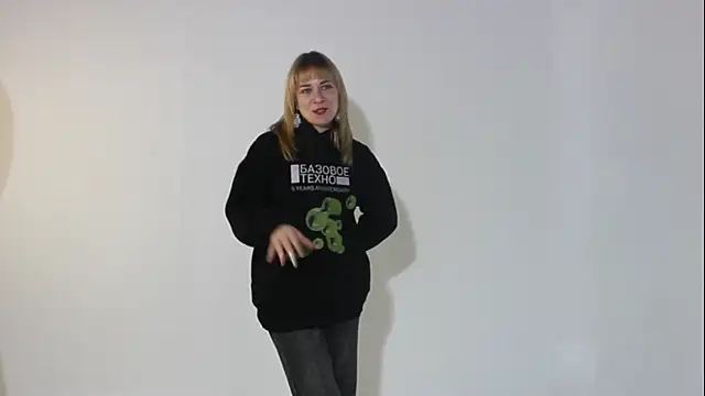 AstrixorLune online show from 04/24/26, 01:02